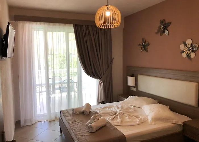 Mary 1 & Fresh! Skala Sotiros