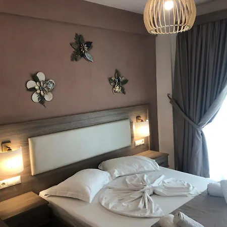 Apartmanhotel Mary 1 & Fresh! 3*